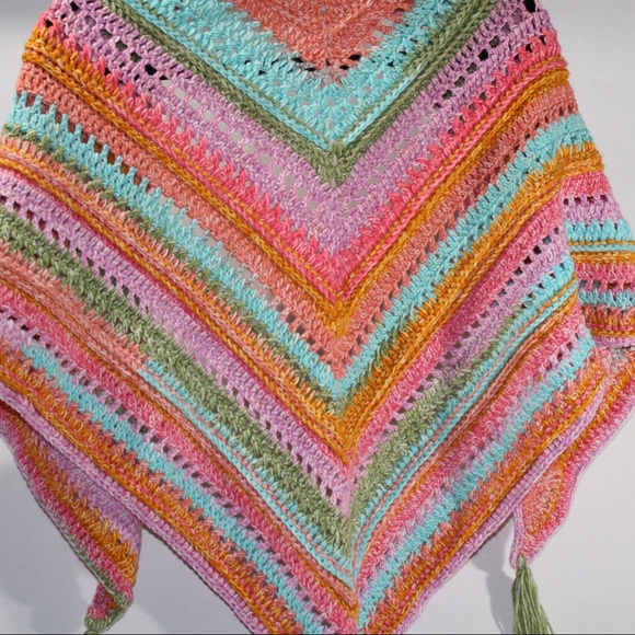 Handmade Shawl 🌹 - Picture 2 of 3